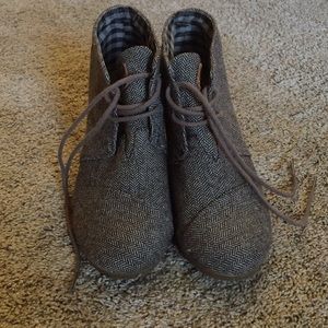 Toms wedge booties
